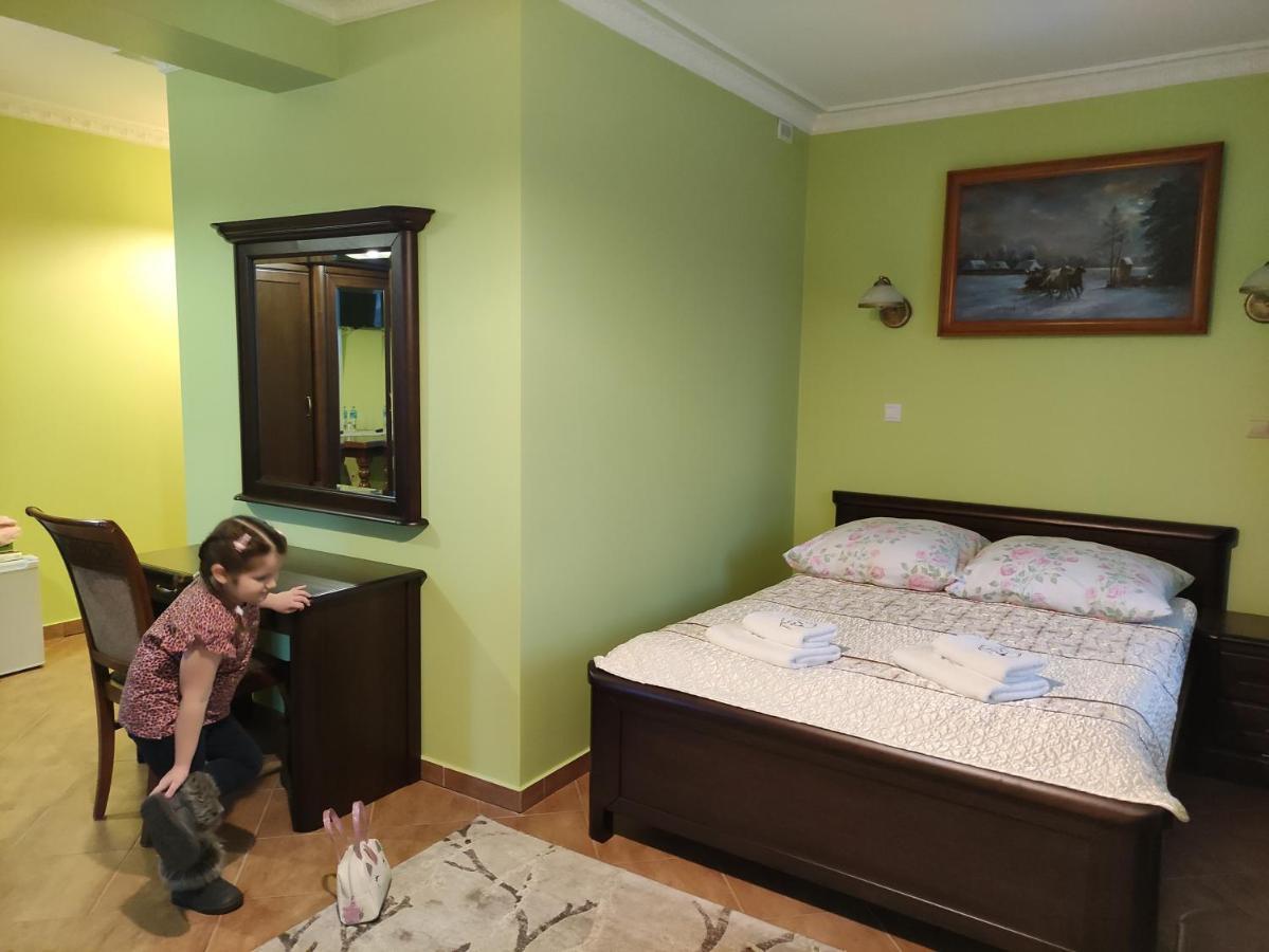 Dwor Bartnika Bed & Breakfast Narewka Ngoại thất bức ảnh